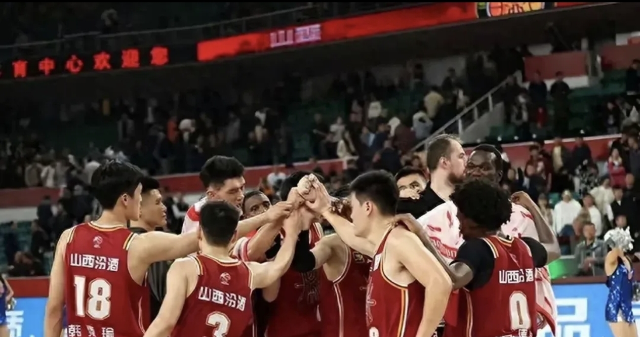 关于强队交锋火花四射，现场热情高涨燃烧的信息