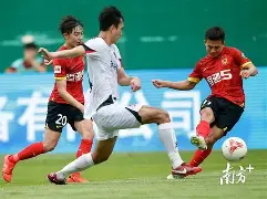 关于场上表现不佳，阿雅克股队吞败果的信息