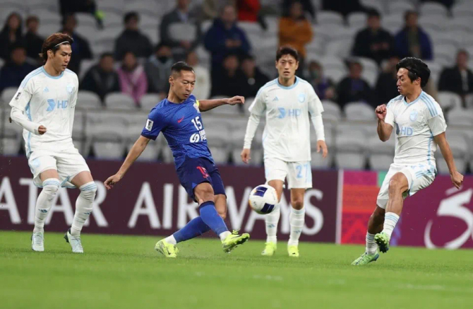河南建业不敌上海申花，主场劣势尴尬